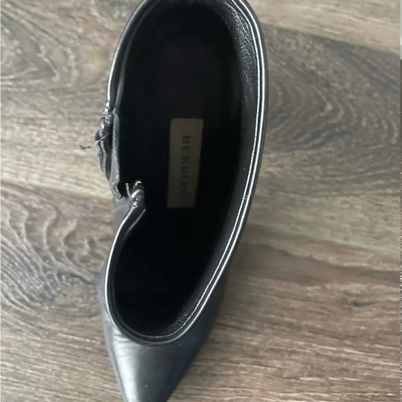 Burberry Black leather ankle boots with gold zipper detail #boots - Picture 3 of 5